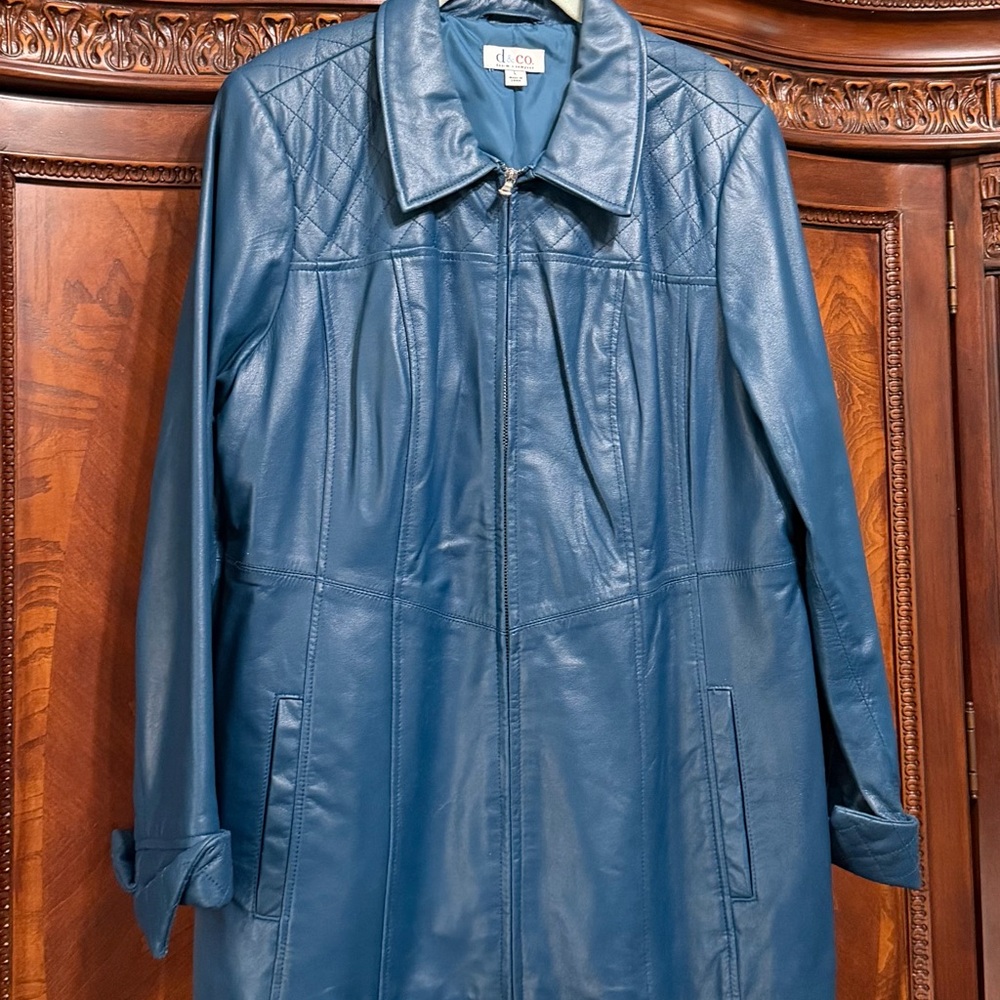 Women's Leather Jacket with Quilting Detail - Picture 2 of 9
